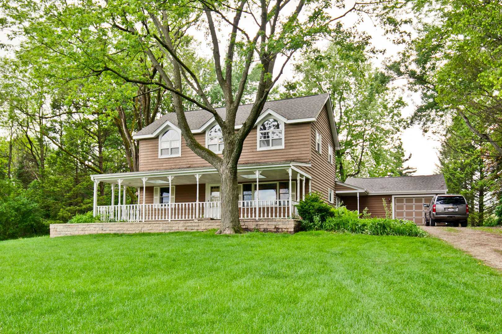 320 Roberts Road Inverness, IL 60067 - Photo 1 of 28