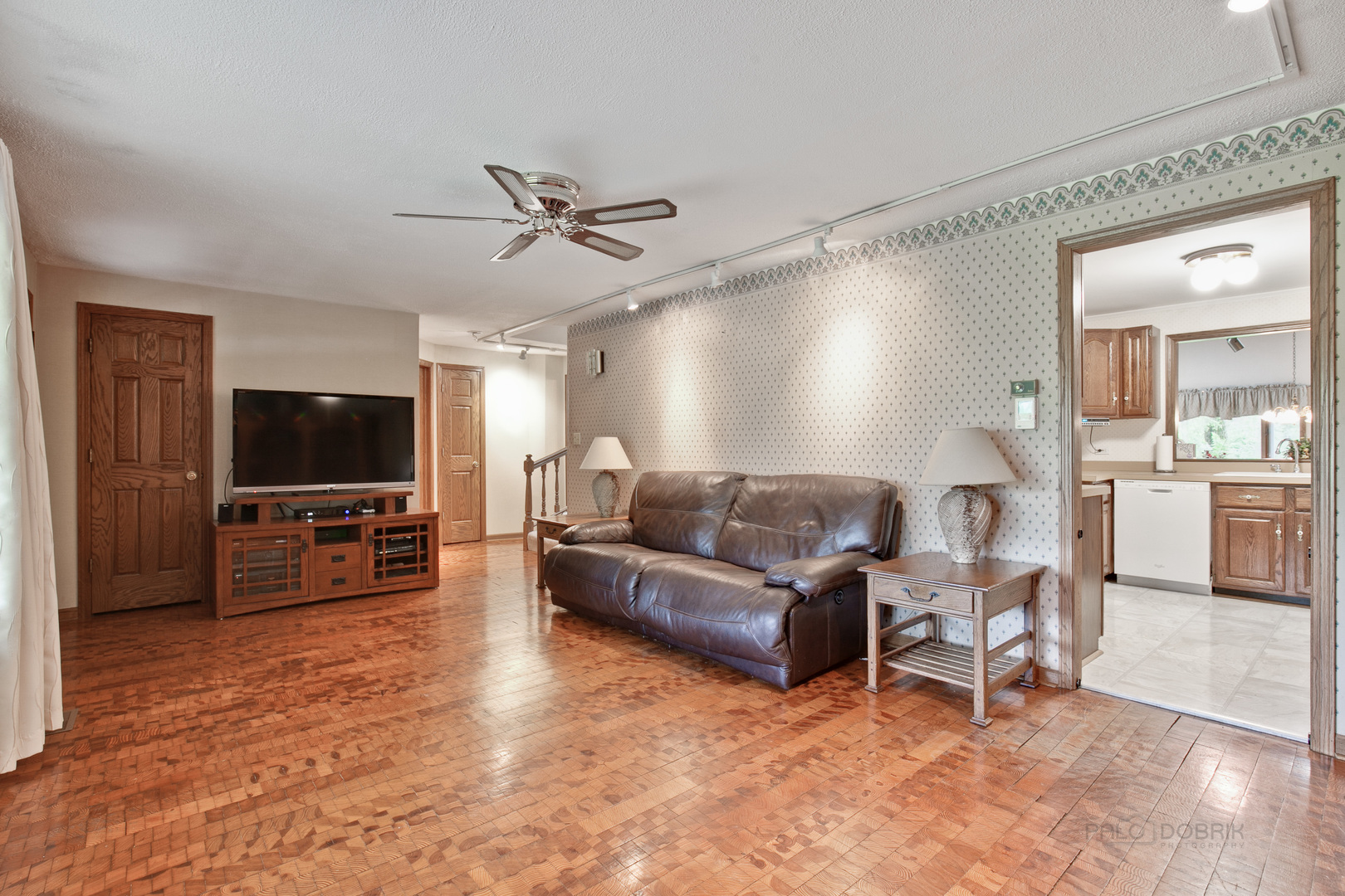 320 Roberts Road Inverness, IL 60067 - Photo 2 of 28