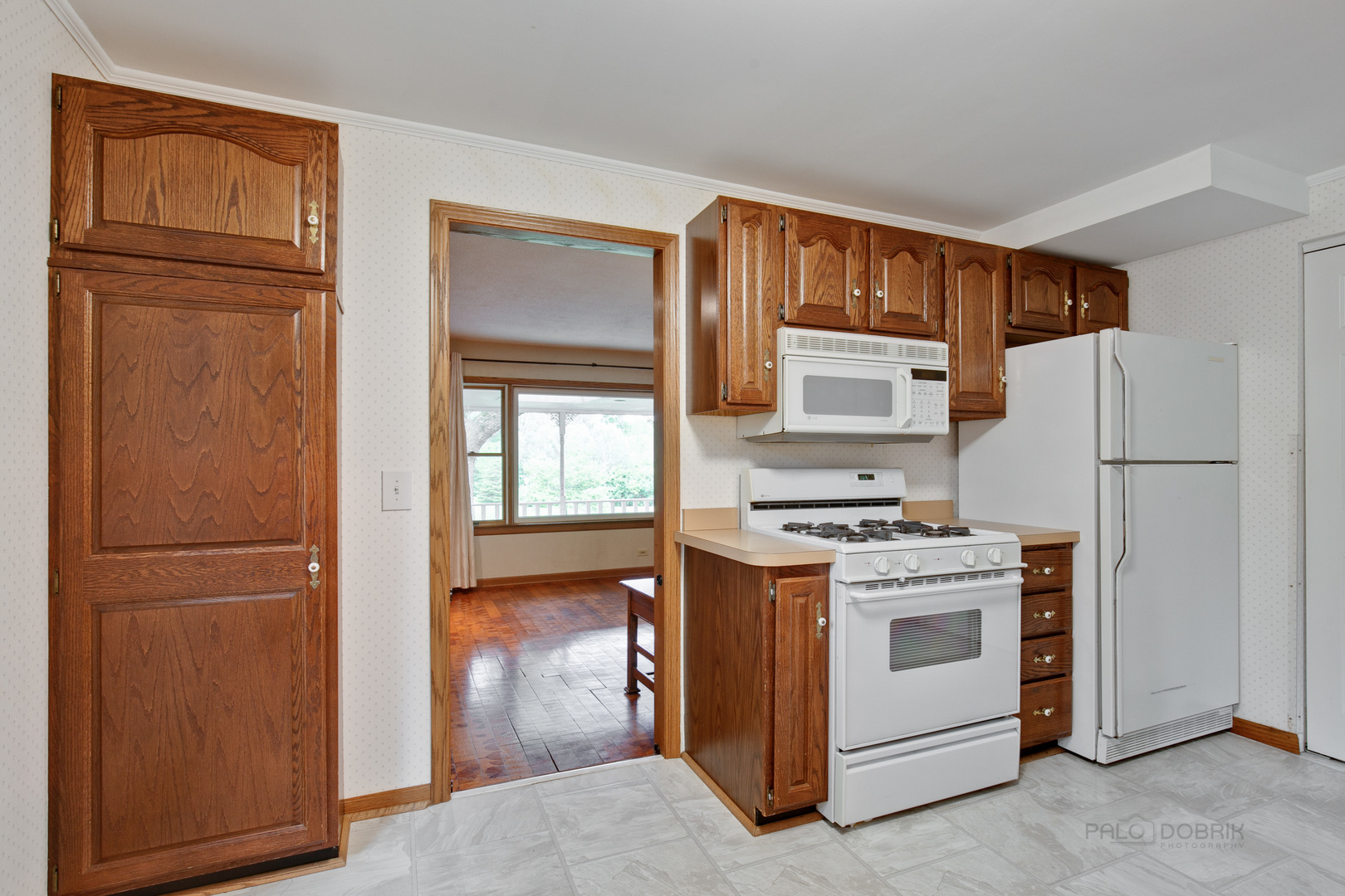 320 Roberts Road Inverness, IL 60067 - Photo 12 of 28