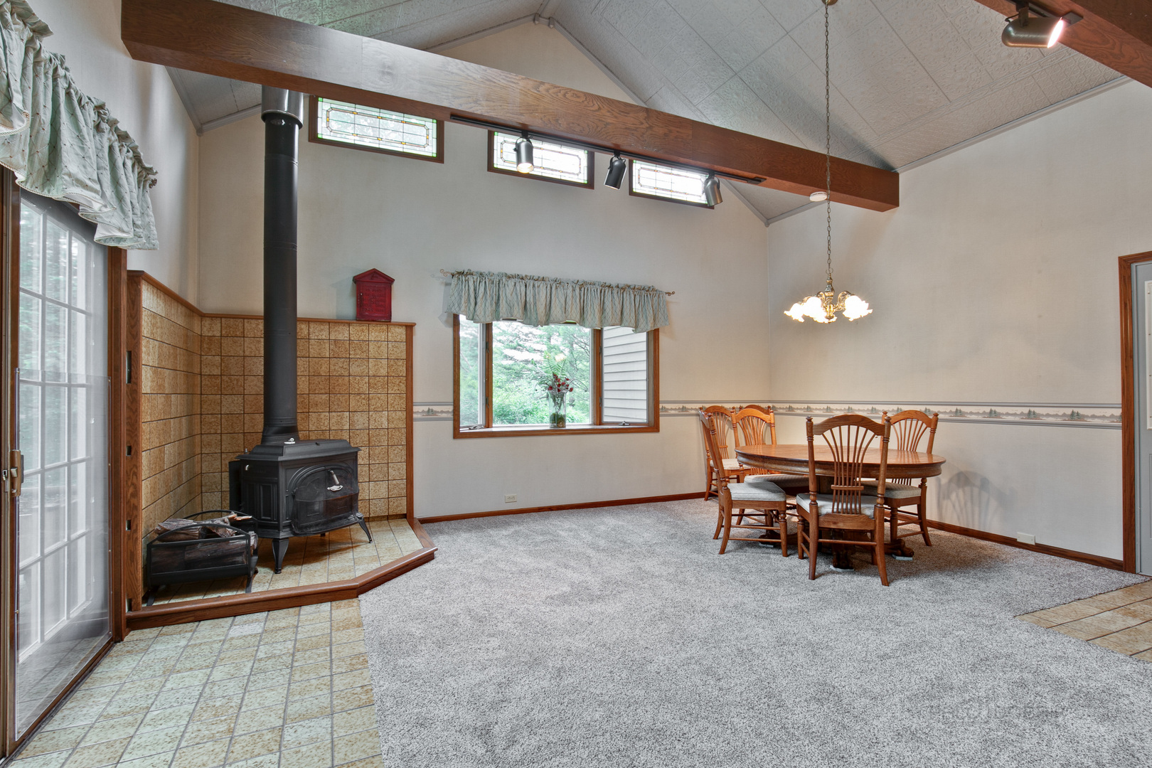 320 Roberts Road Inverness, IL 60067 - Photo 5 of 28
