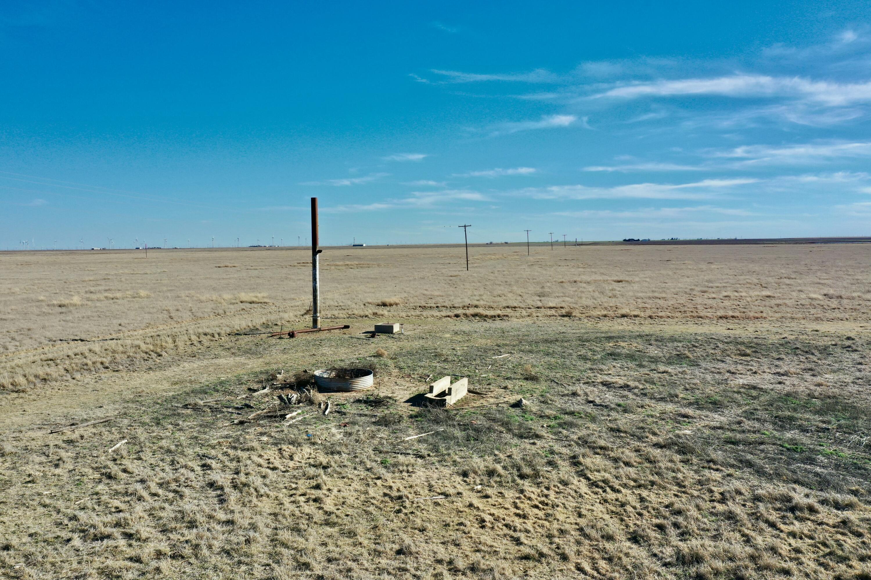72 Co Road Lockney, TX 79241 - Photo 10 of 20 a view of a room with an ocean view