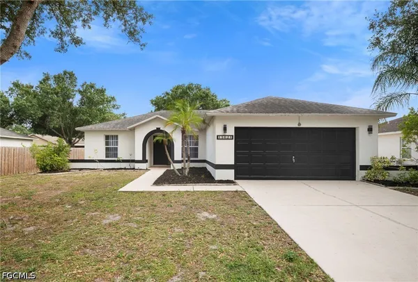 $1,900 | 15624 Sunny Crest Lane, Fort Myers, FL 33905