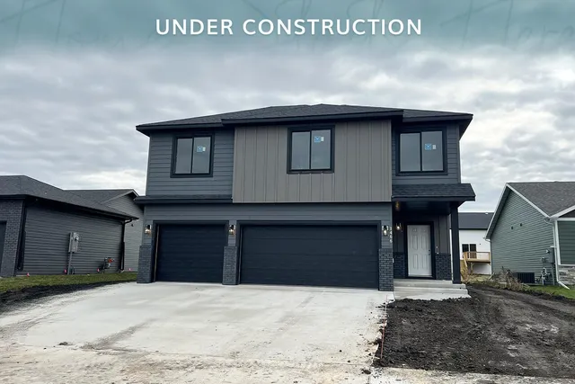 $449,999 | 1466 66th Avenue South, Fargo, ND 58104