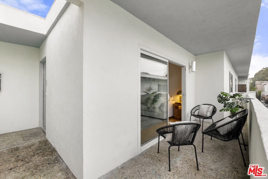 1447 Stanford Street, Unit C Santa Monica, CA 90404 - Photo 8 of 19