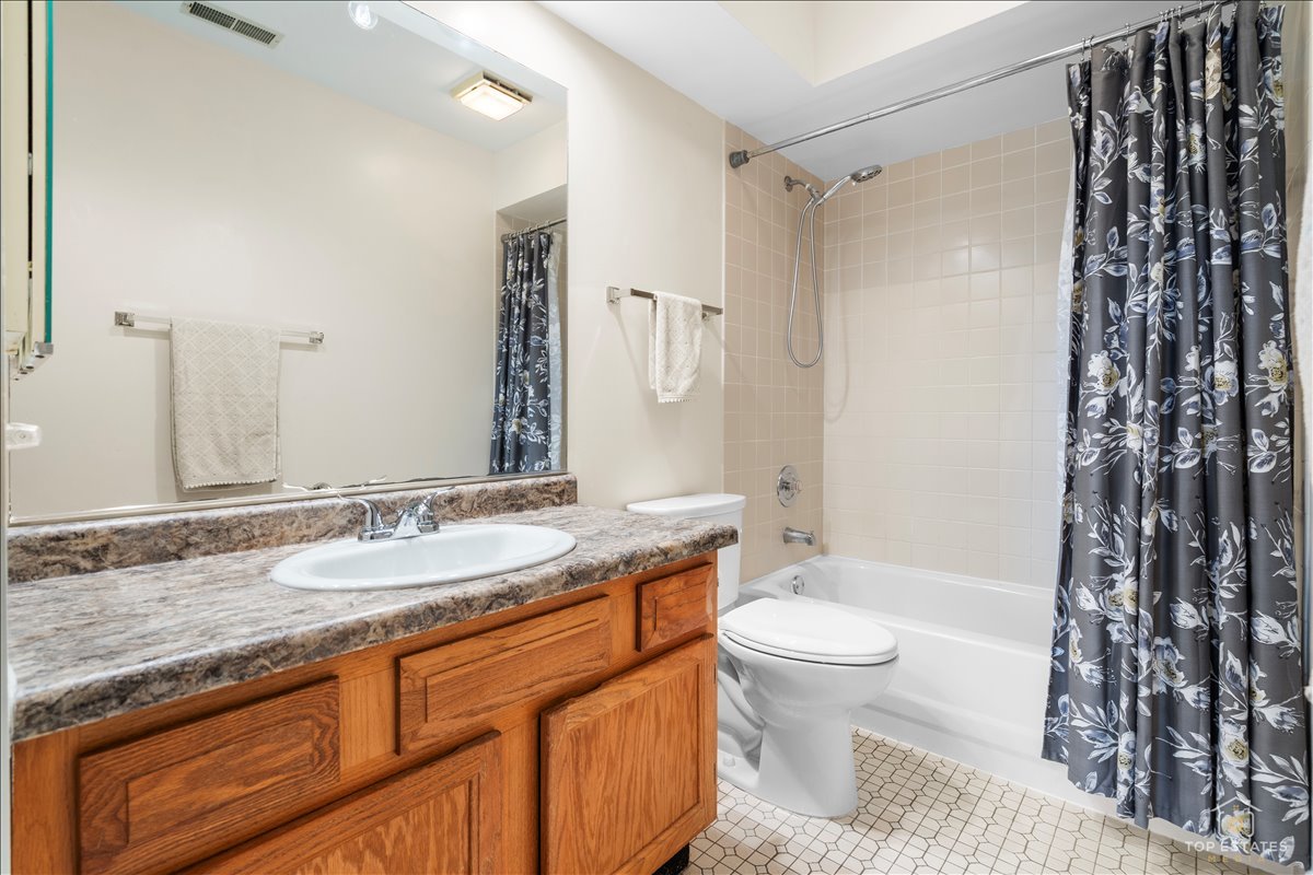 705 Gregor Lane Wheeling, IL 60090 - Photo 19 of 28
