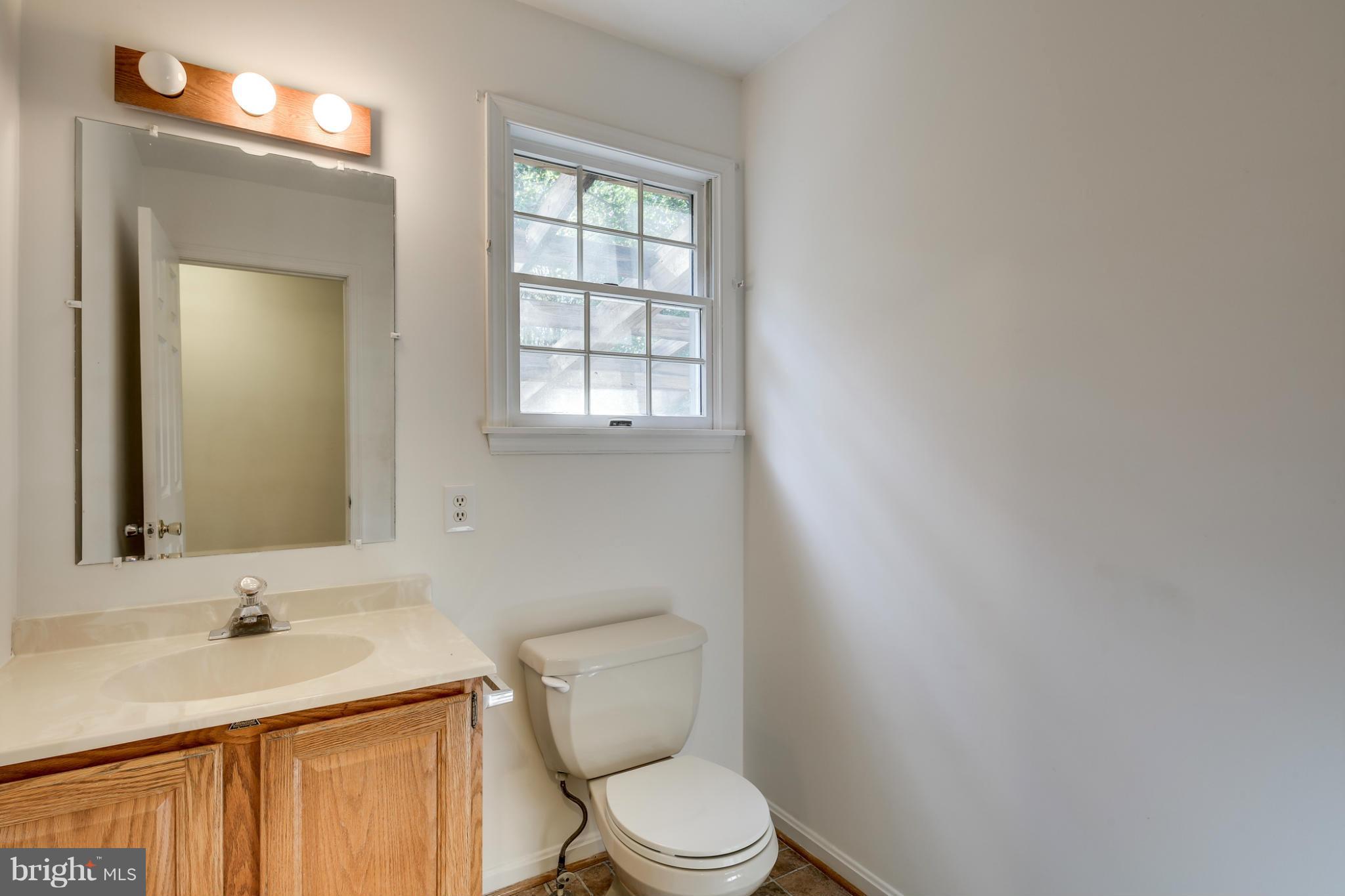 695 Streaker Road Sykesville, MD 21784 - Photo 10 of 24 Half bath on main level