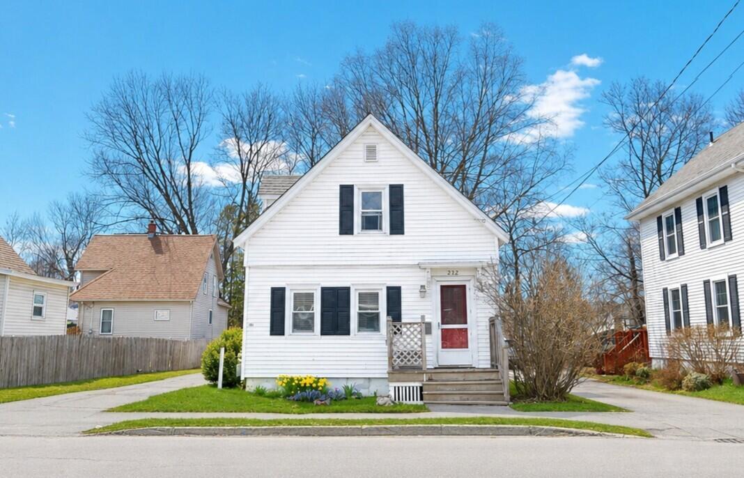 232 Grove Street Bangor, ME 04401 - Photo 3 of 32 3