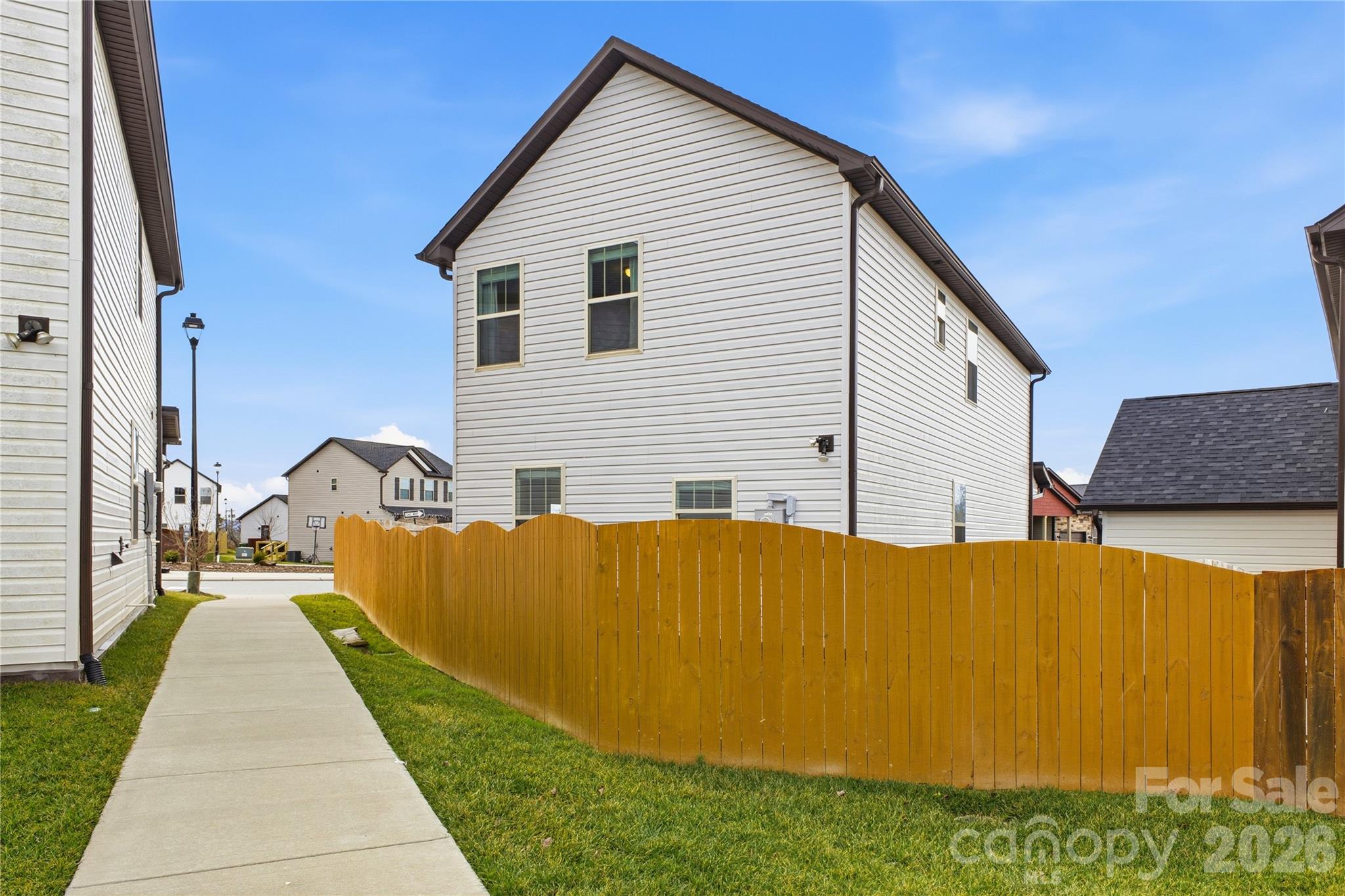 600 Cardwell Lane Fletcher, NC 28732 - Photo 3 of 30