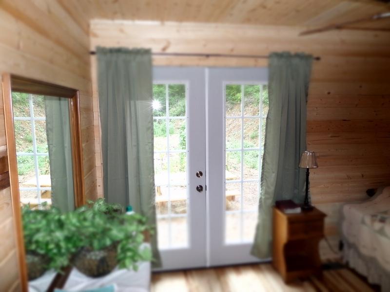 792 L Swafford Road Pikeville, TN 37367 - Photo 3 of 10 log cabin 2013-09-02 007 (800x600)