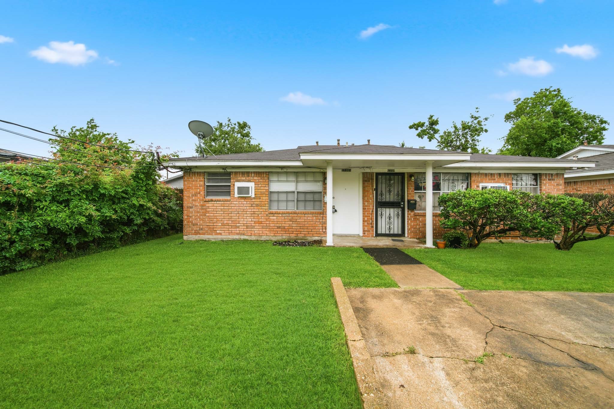 6116 Octavia Street, Unit 1/2 Houston, TX 77026 - Photo 1 of 17
