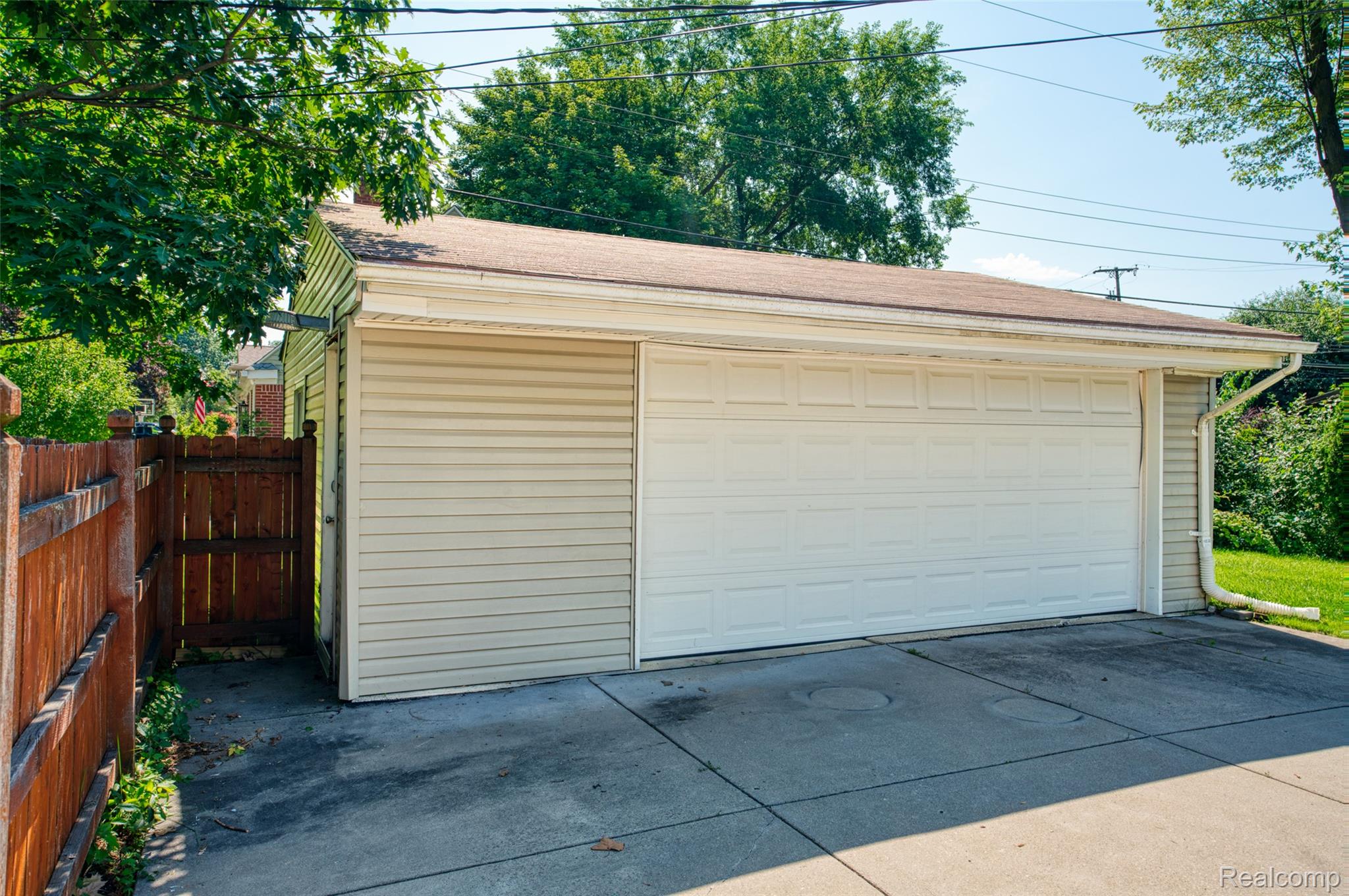 11860 Riverside Drive Plymouth, MI 48170 - Photo 20 of 25 2.5 car garage