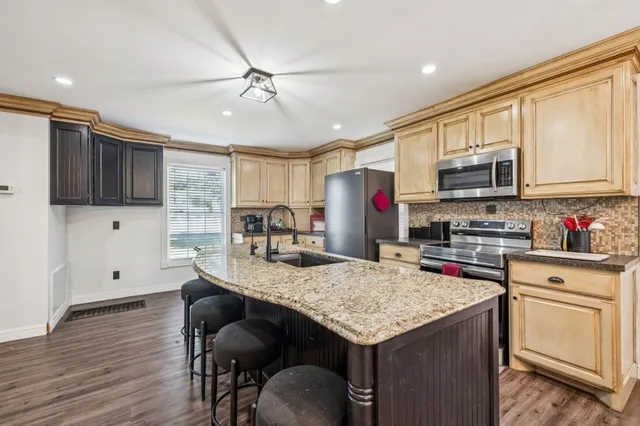 $375,000 | 296 Penile Drive, Decherd, TN 37324