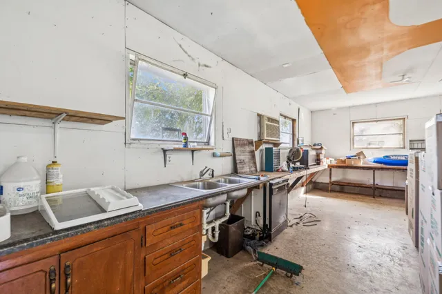 $375,000 | 296 Penile Drive, Decherd, TN 37324