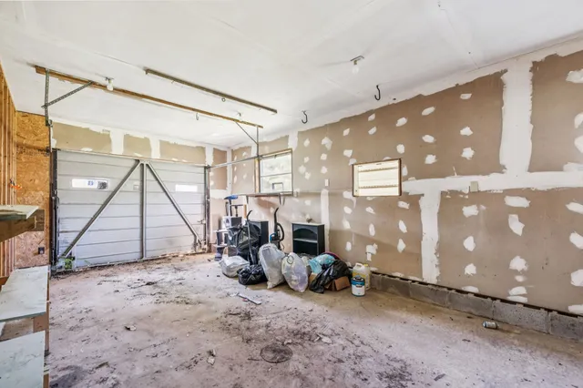 a view of yard with trees