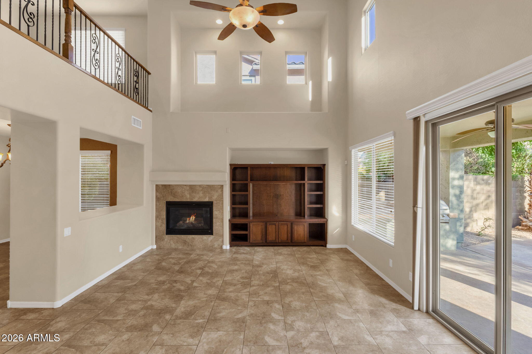 3927 East Waller Lane Phoenix, AZ 85050 - Photo 3 of 63 Great Room