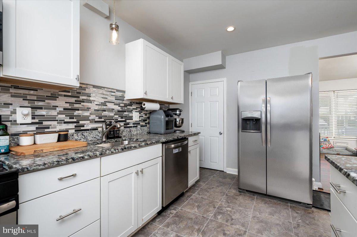 967 Southridge Road Catonsville, MD 21228 - Photo 18 of 33 Stainless Steel Appliances