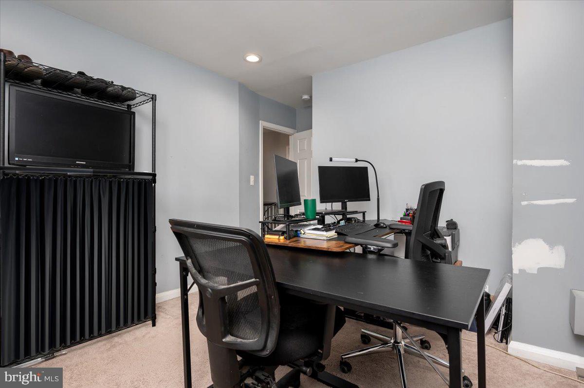 967 Southridge Road Catonsville, MD 21228 - Photo 24 of 33 2nd Bedroom used as office