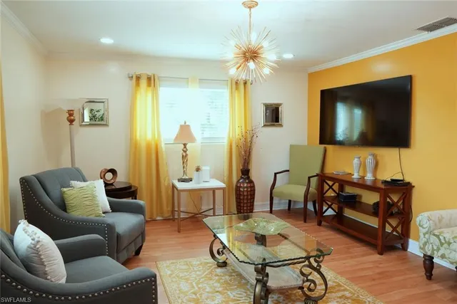 $3,200 | 931 20th Street Southeast, Naples, FL 34117