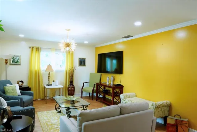 $3,200 | 931 20th Street Southeast, Naples, FL 34117