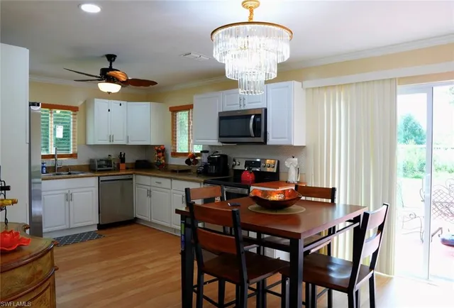 $3,200 | 931 20th Street Southeast, Naples, FL 34117