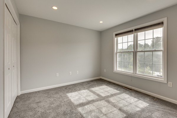 108 Autumn Road Dracut, MA 01826 - Photo 13 of 20