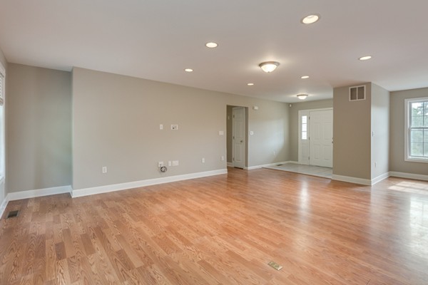 108 Autumn Road Dracut, MA 01826 - Photo 4 of 20