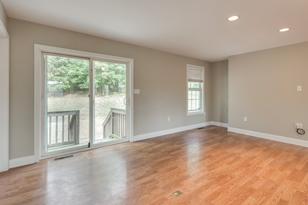 108 Autumn Road Dracut, MA 01826 - Photo 5 of 20