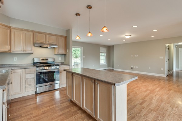 108 Autumn Road Dracut, MA 01826 - Photo 7 of 20