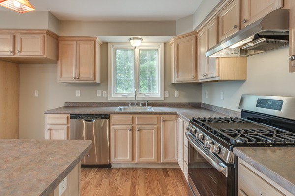 108 Autumn Road Dracut, MA 01826 - Photo 9 of 20