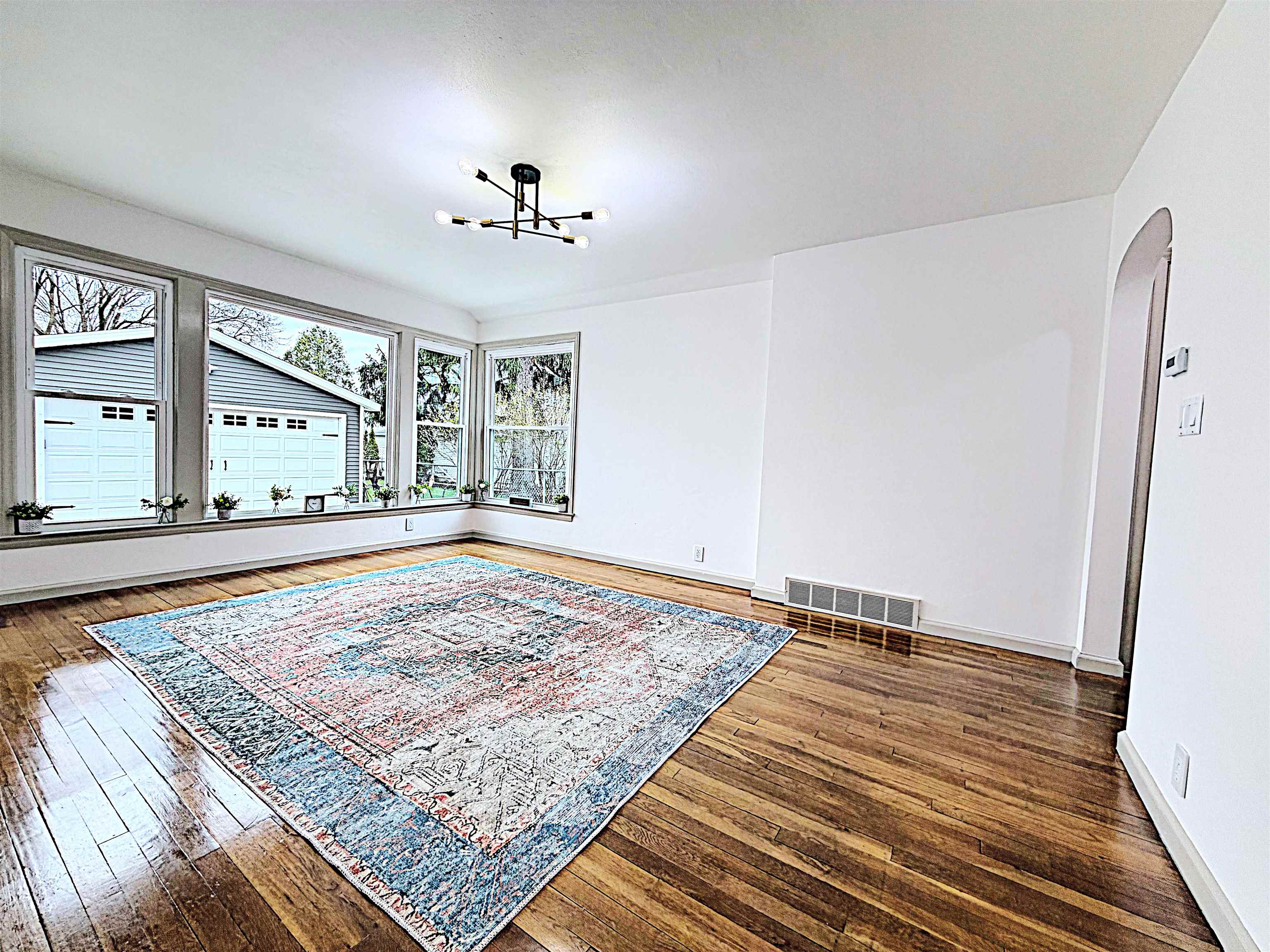 225 East Circle Street Appleton, WI 54911 - Photo 4 of 24