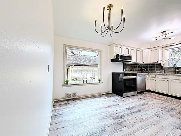 $249,900 | 225 East Circle Street, Appleton, WI 54911