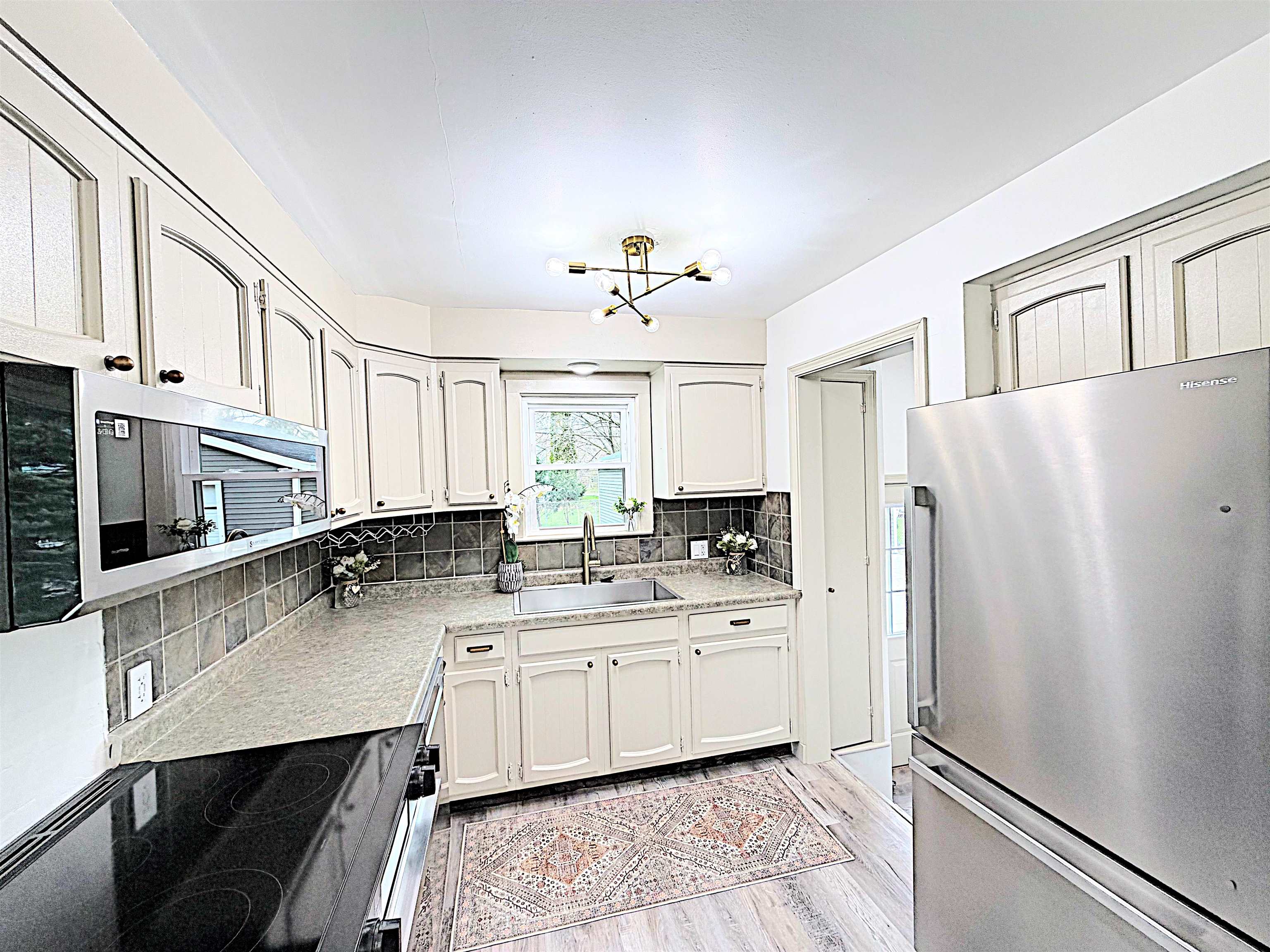 225 East Circle Street Appleton, WI 54911 - Photo 7 of 24