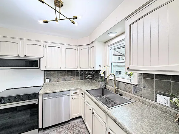 $249,900 | 225 East Circle Street, Appleton, WI 54911