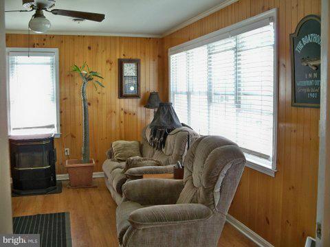 6150 Drum Point Road Deale, MD 20751 - Photo 18 of 24 Living Room