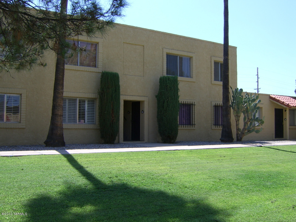 810 South Kolb Road, Unit 60 Tucson, AZ 85710 - Photo 1 of 8