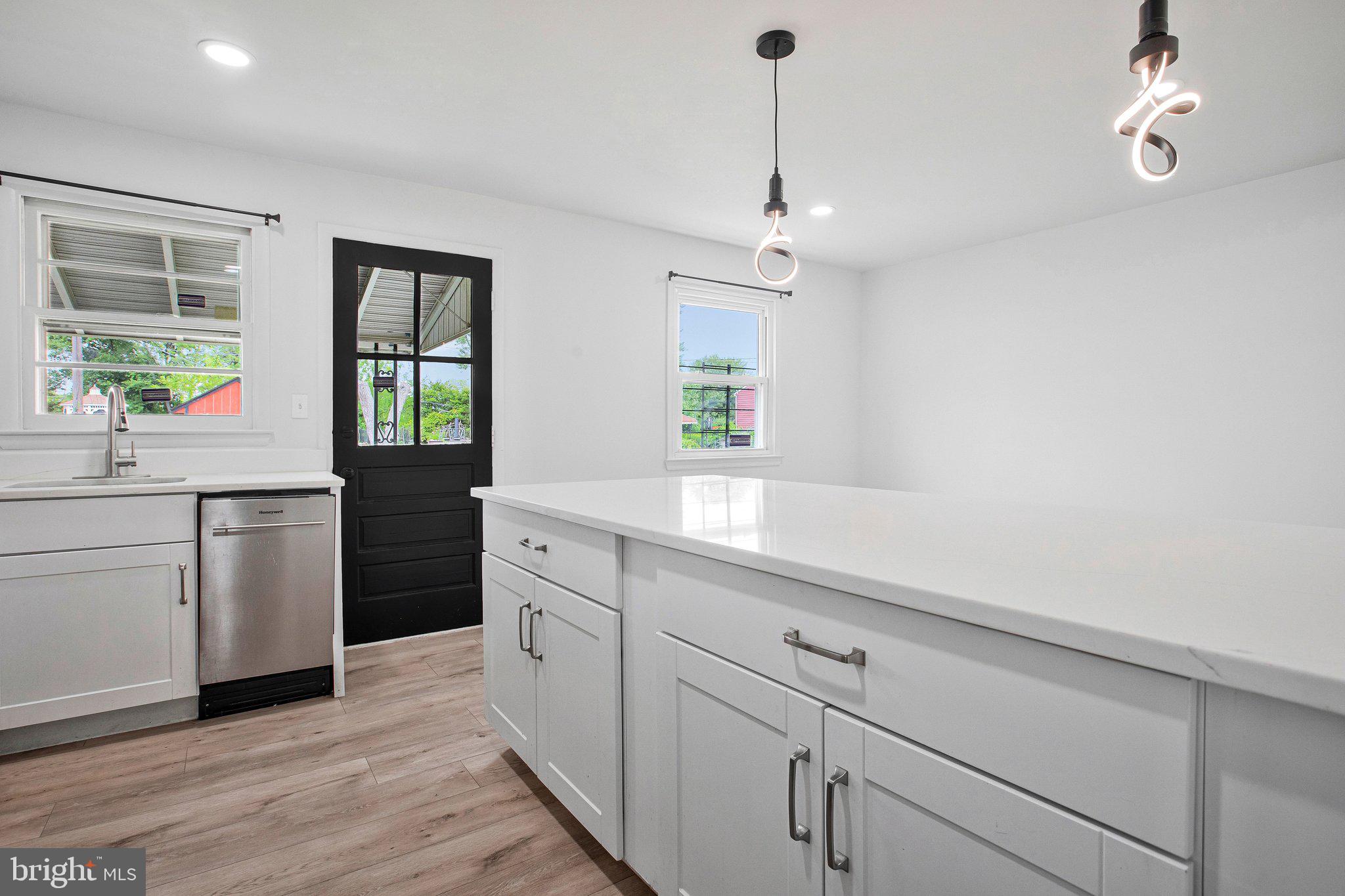 7144 Bexhill Road Baltimore, MD 21244 - Photo 8 of 31