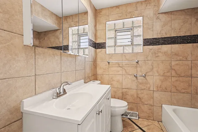 $185,000 | 2938 173rd Place, Lansing, IL 60438