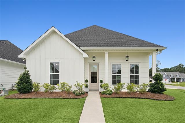 2020 Begue Lane Covington, LA 70433 - Photo 1 of 22
