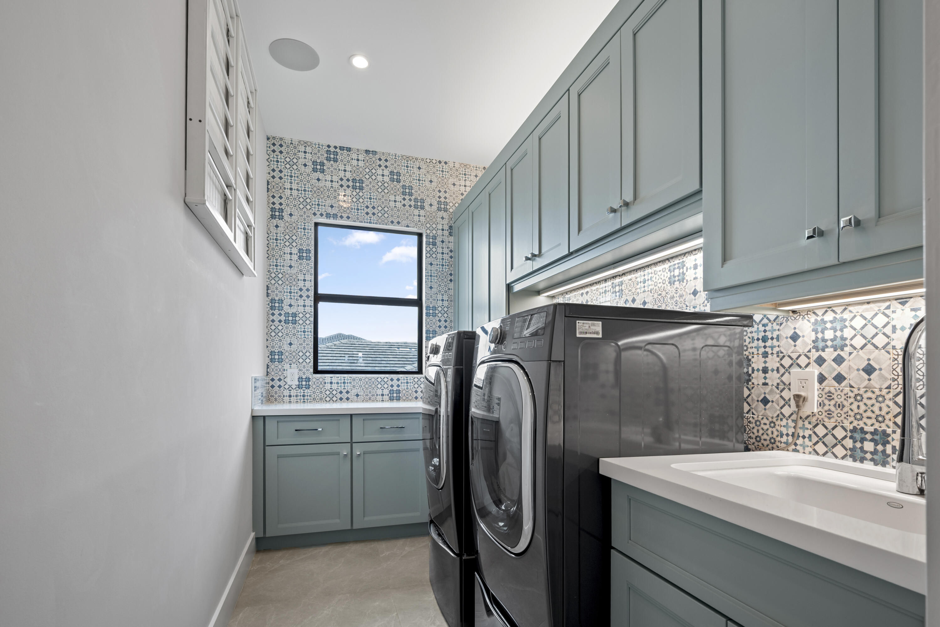 9771 Chianti Classico Terrace Boca Raton, FL 33496 - Photo 79 of 114 a utility room with dryer and washer