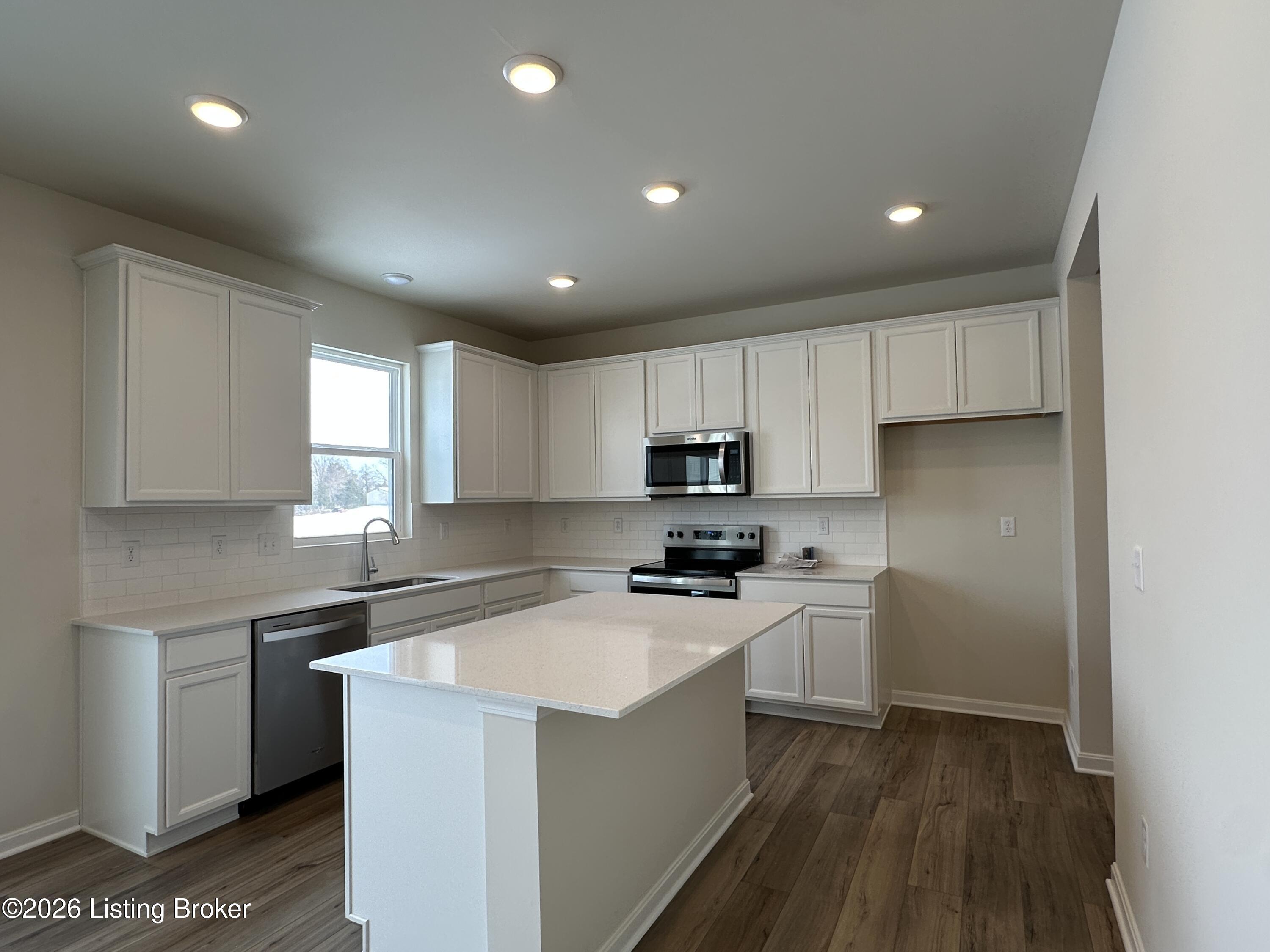 8307 Fairmount Road Louisville, KY 40291 - Photo 11 of 46 Kitchen