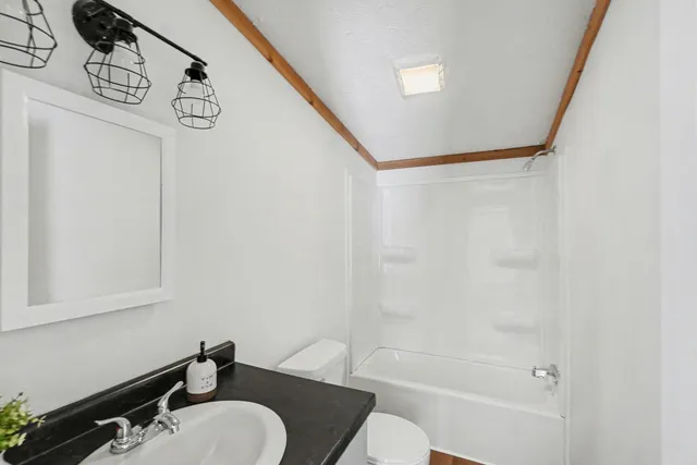 $249,900 | 5900 East 36th Street, White Cloud, MI 49349