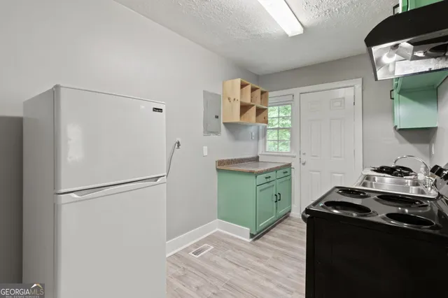 $1,195 | 181 Holderness Street Southwest, Atlanta, GA 30314