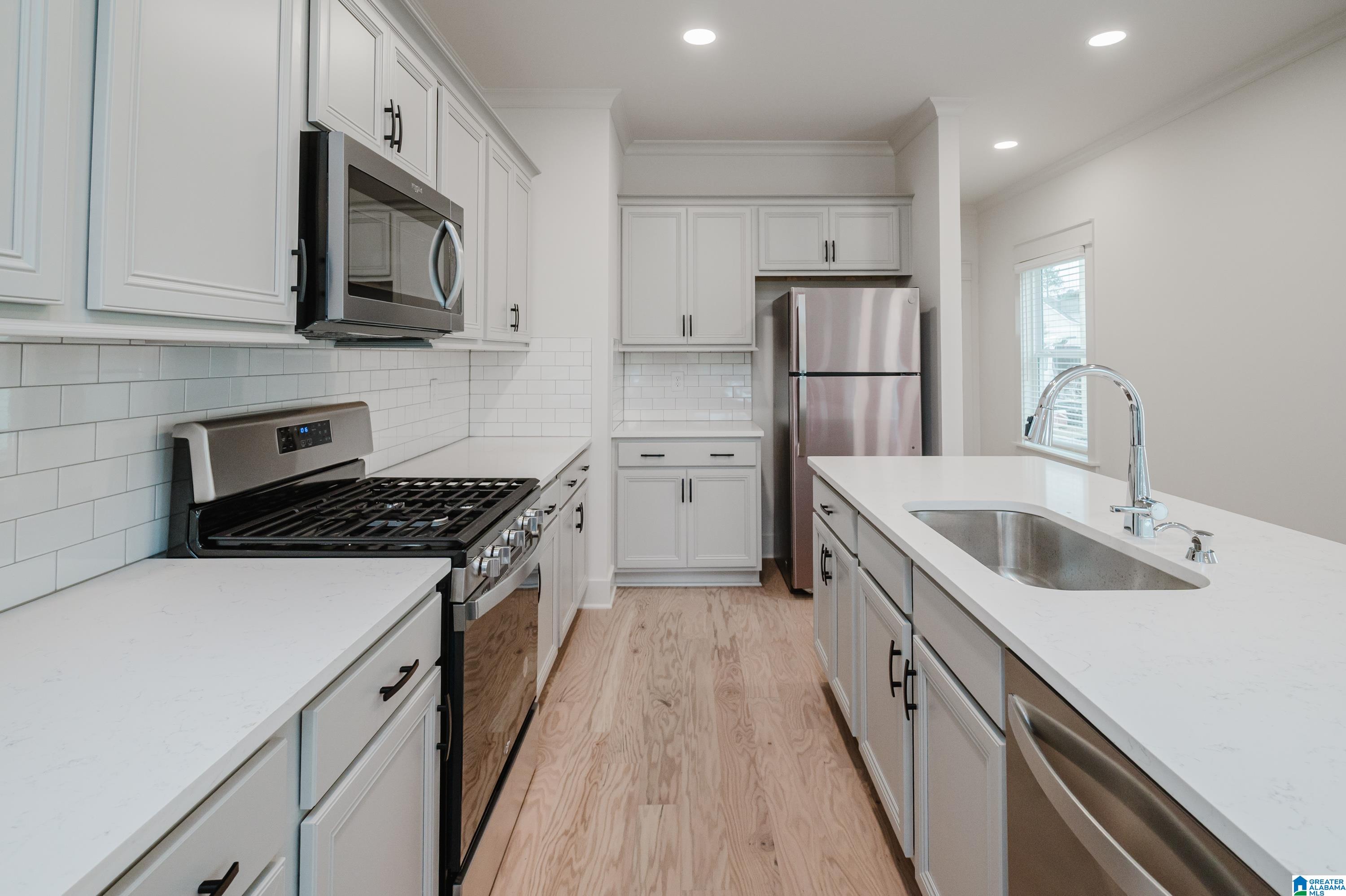 381 Huntley Rdg Bend Pelham, AL 35124 - Photo 14 of 48