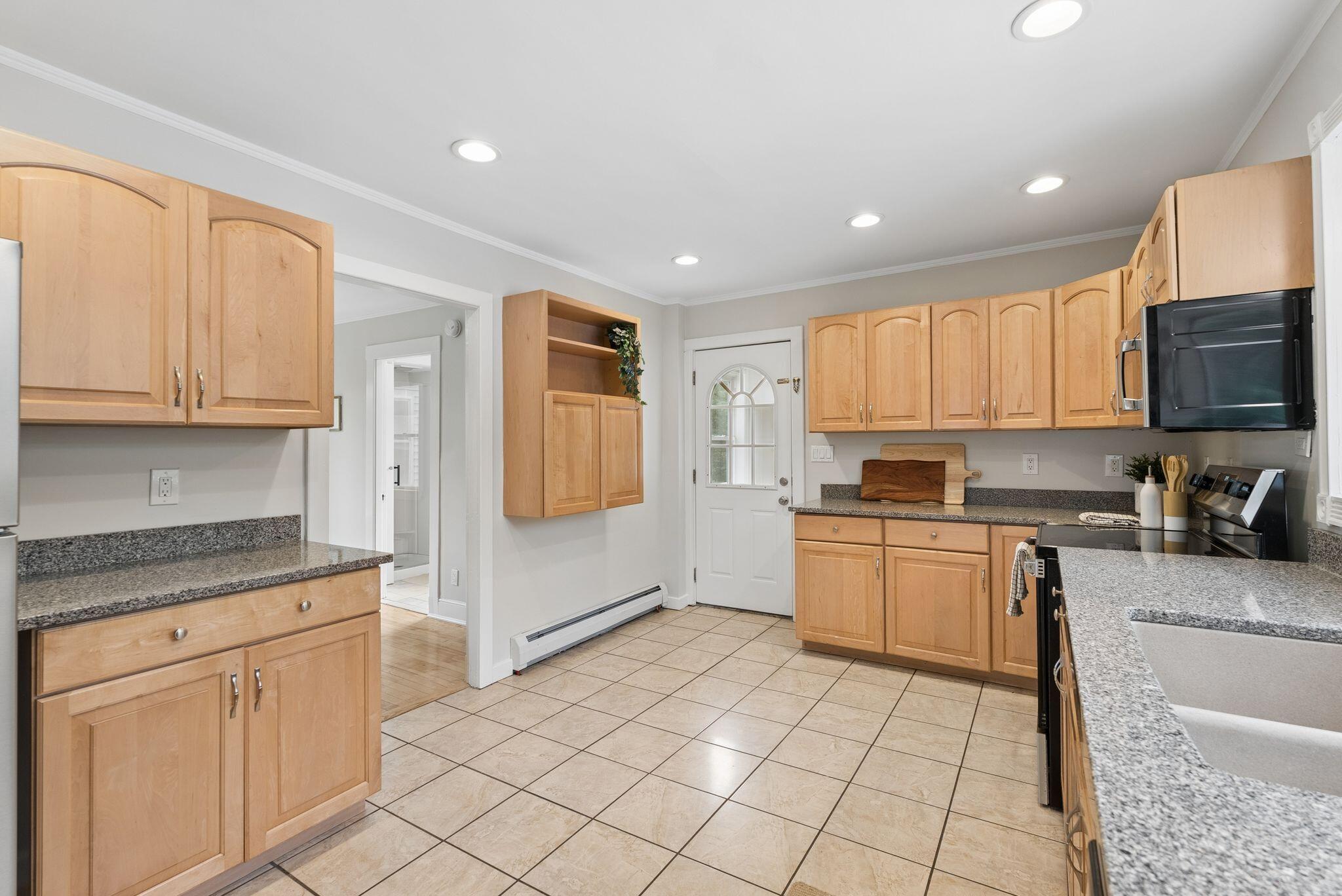 294 Mitchell Road Cape Elizabeth, ME 04107 - Photo 11 of 37 Kitchen