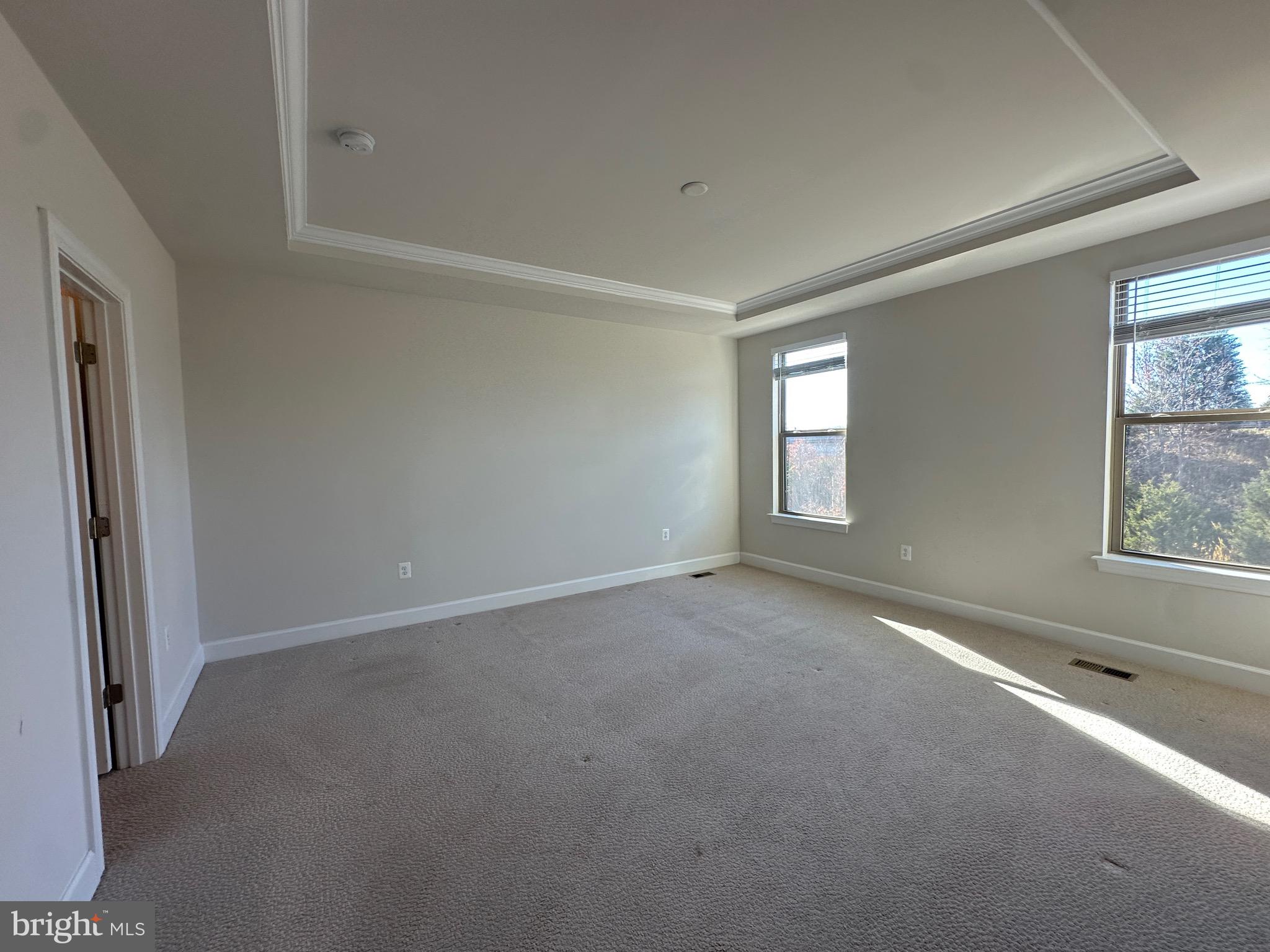 9886 Hopkins Loop Manassas, VA 20110 - Photo 30 of 50 an empty room with windows
