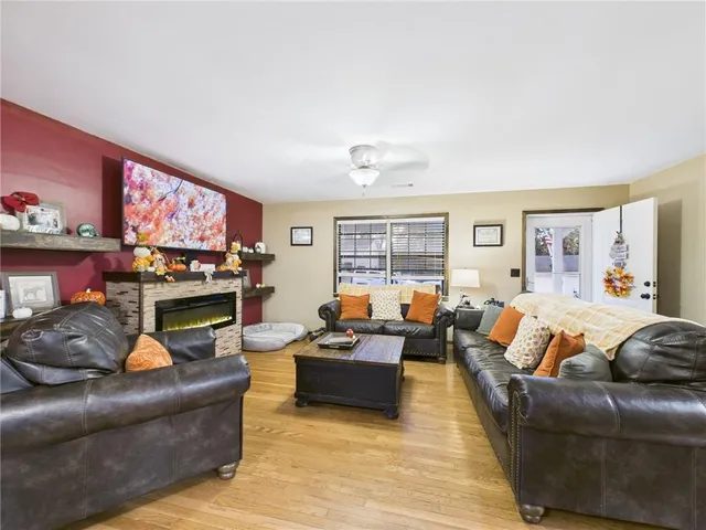 $225,000 | 110 Hardy Street, Knob Noster, MO 65336