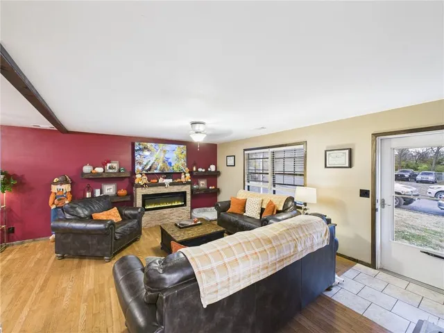 $225,000 | 110 Hardy Street, Knob Noster, MO 65336