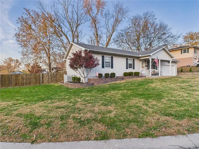 $225,000 | 110 Hardy Street, Knob Noster, MO 65336