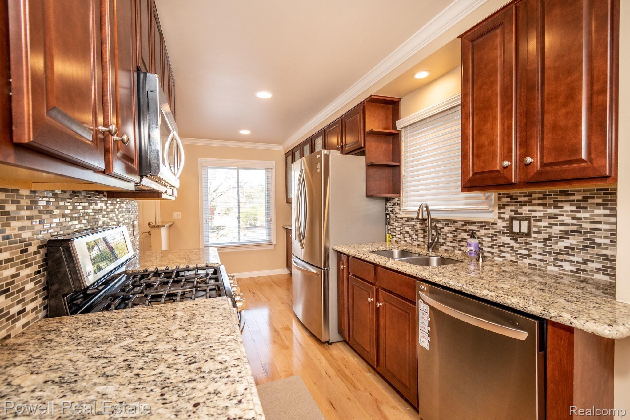 1823 Southfield Road Birmingham, MI 48009 - Photo 8 of 42 DSC_6503.jpg