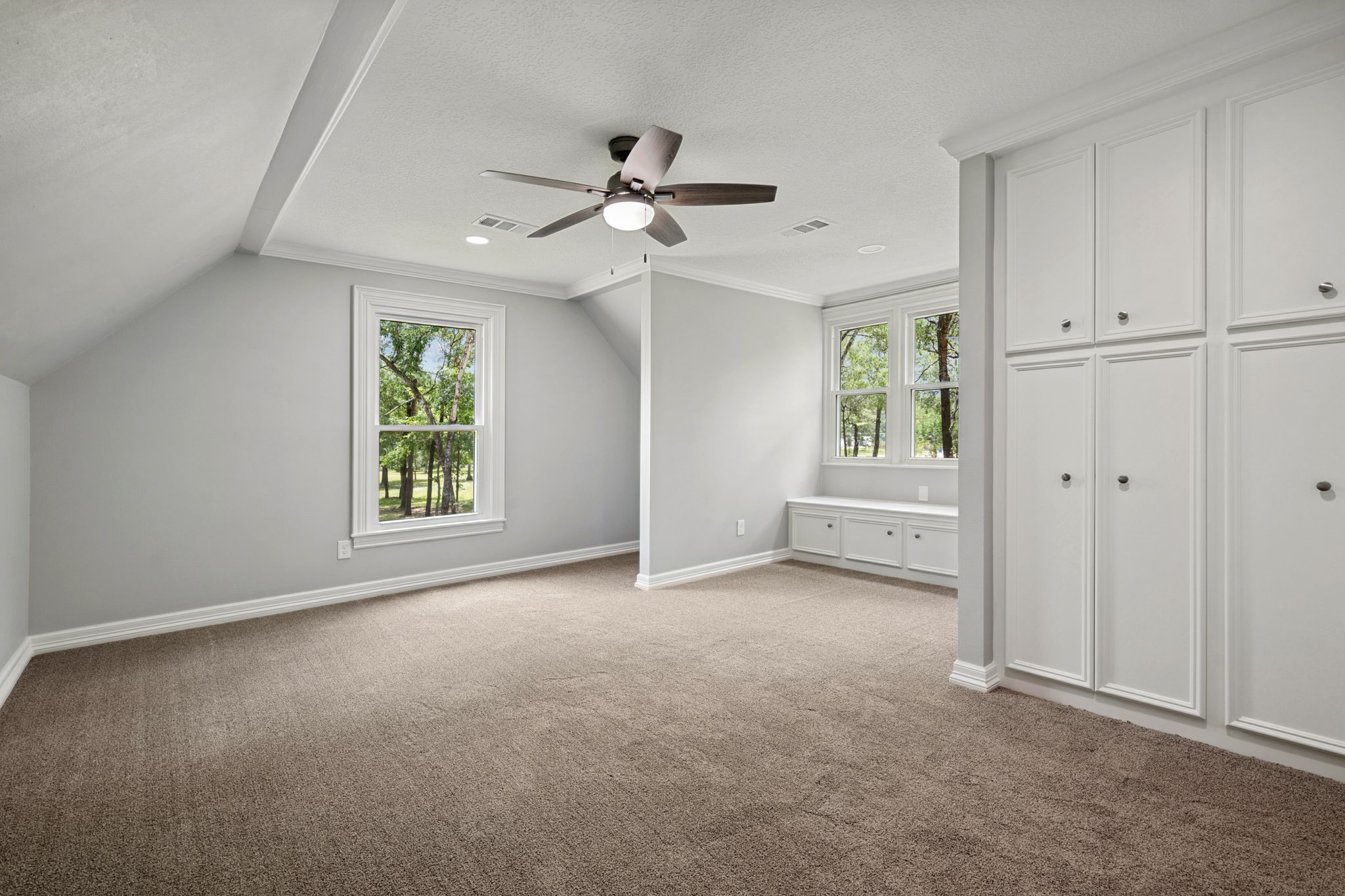18489 Country Pl Drive Conroe, TX 77302 - Photo 33 of 50 a view of an empty room with a window